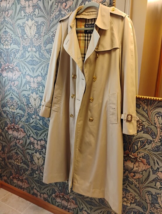 Burberry Jackets & Blazers - Vintage Burberry Beige Trench Coat with Removable Liner